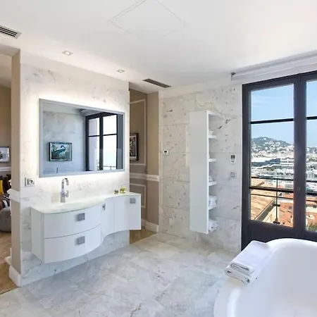 Maritime Villa *